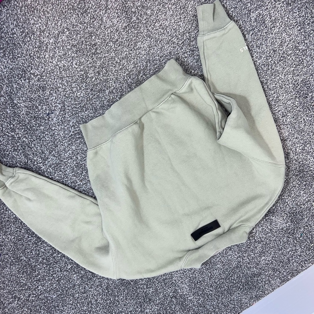 Fear of God Essentials Kids Sage Green Logo Sweatshirt 4-5 years - Picture 11 of 12